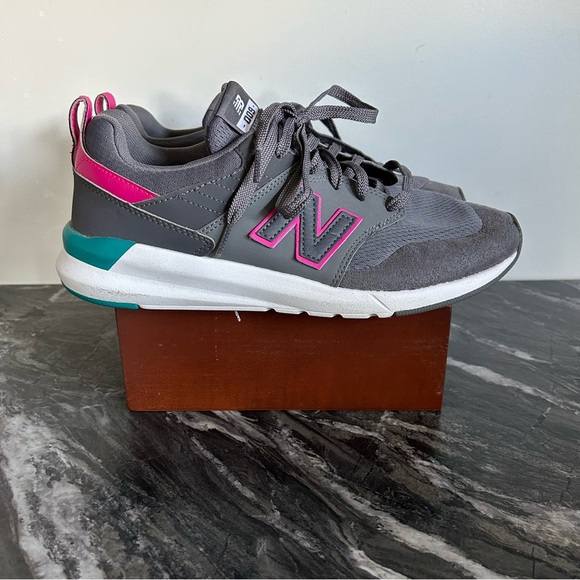 009 New Balance Grey Comfort Sneakers - Picture 2 of 9